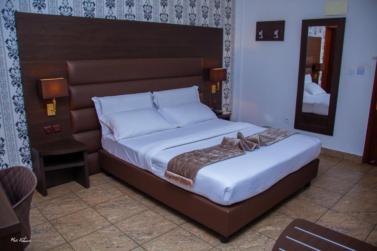 New Heaven Hotel Яунде Екстер'єр фото