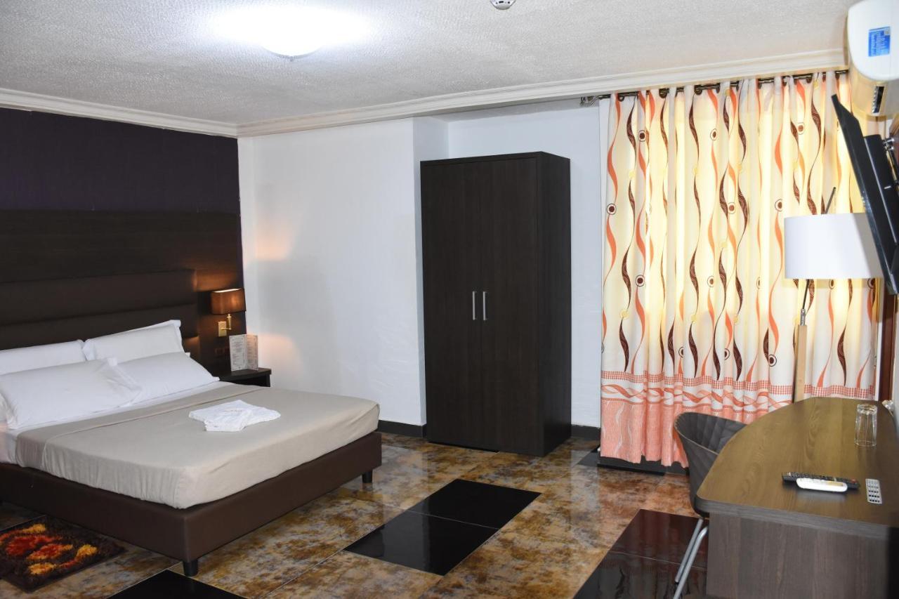 New Heaven Hotel Яунде Екстер'єр фото