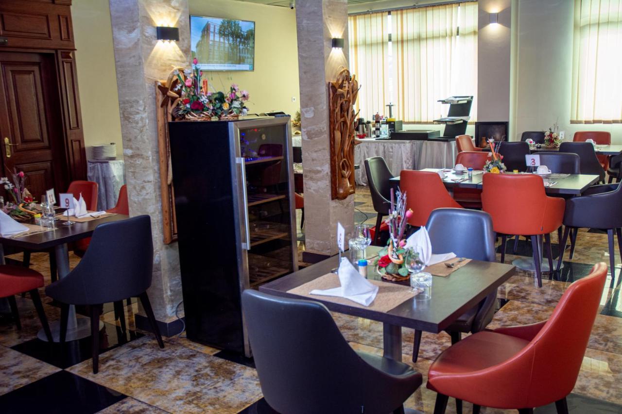 New Heaven Hotel Яунде Екстер'єр фото