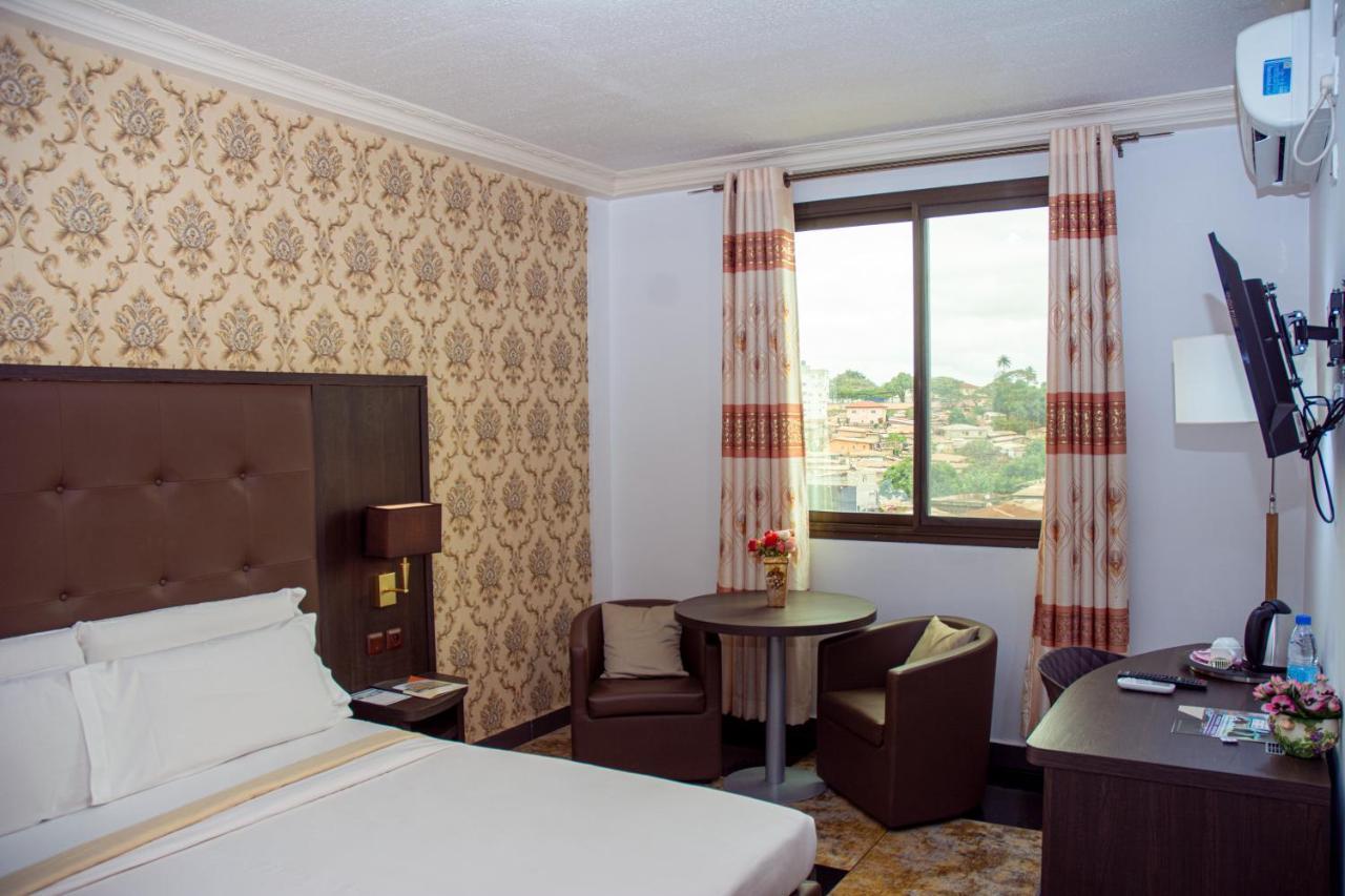 New Heaven Hotel Яунде Екстер'єр фото