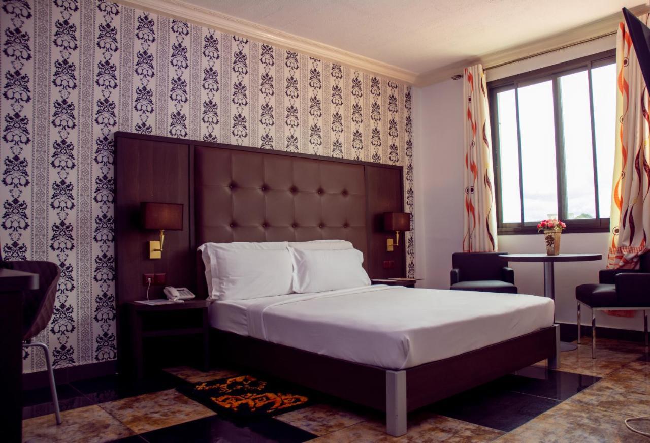 New Heaven Hotel Яунде Екстер'єр фото