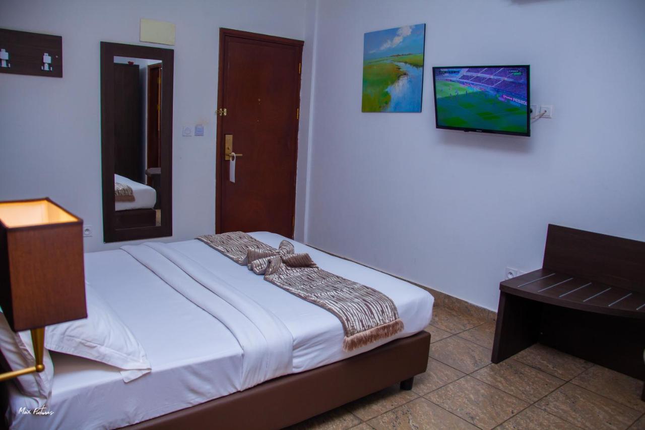 New Heaven Hotel Яунде Екстер'єр фото